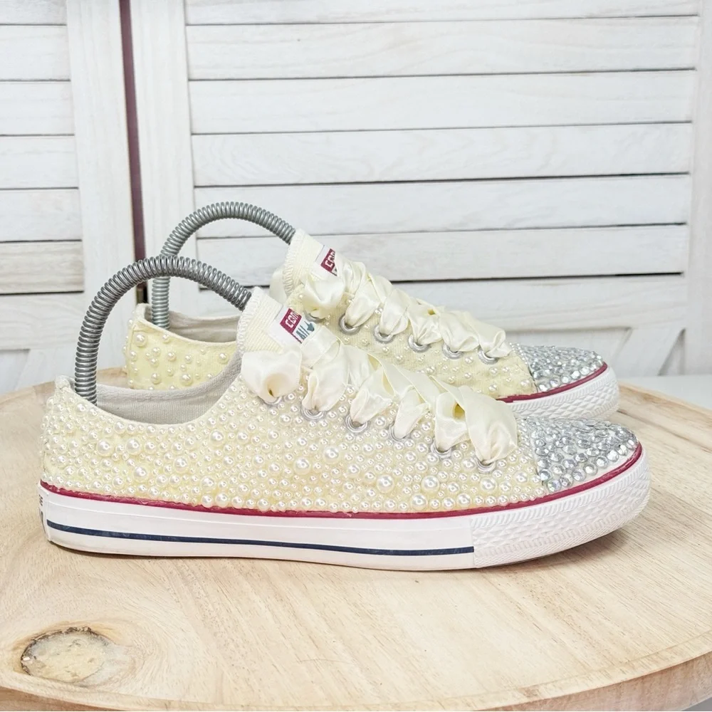 Converse Chuck Taylor Pearls Rhinestone Low Top Sneakers Ivory 7.5 Wedding Bride